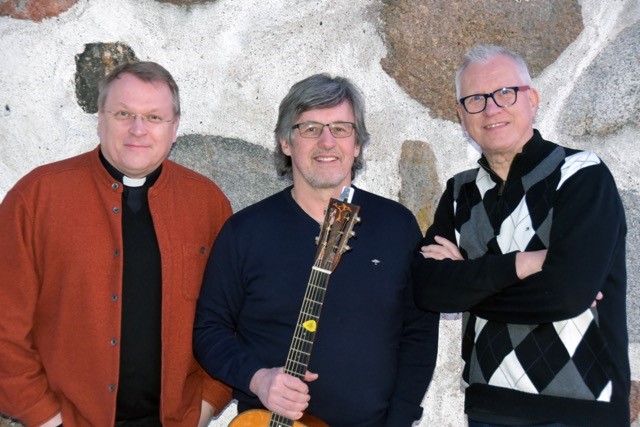 Majataloilta Majataloillan vieraat Pekka Simojoki, Jukka Jämsén ja Ilkka Puhakka